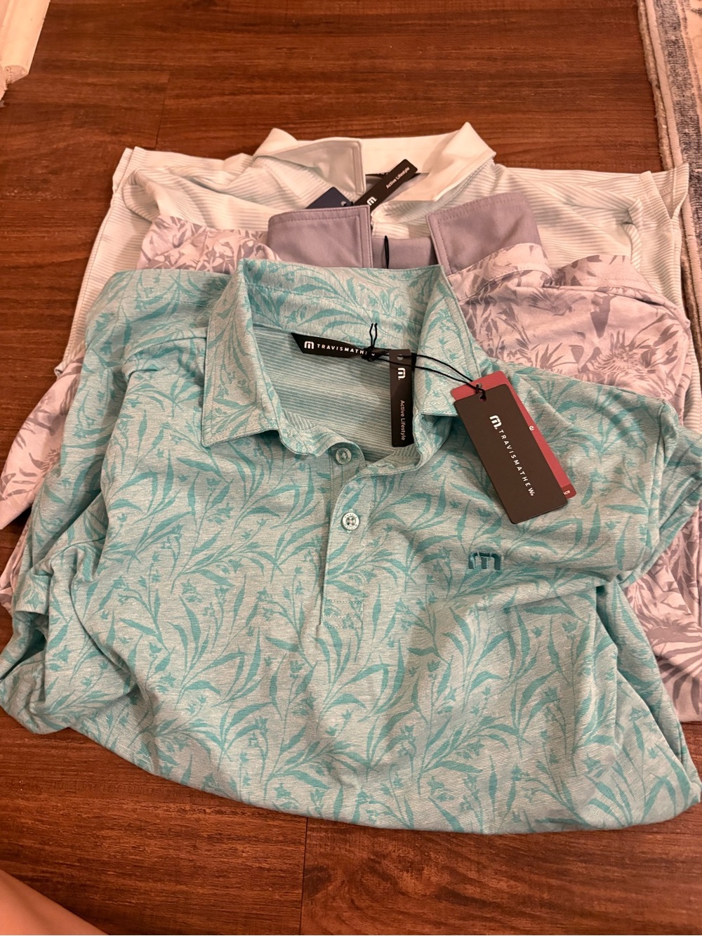 Set of 3 men’s Travis Mathew Aqua Leaf-Pattern Performance Polo size small new